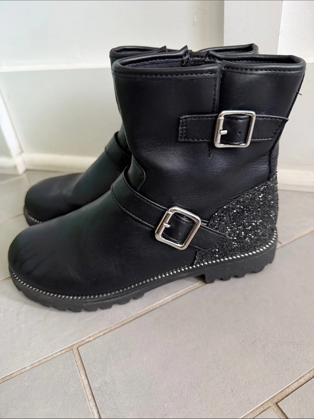 Girls Black Fashion Boots with Buckle and Glitter Heel